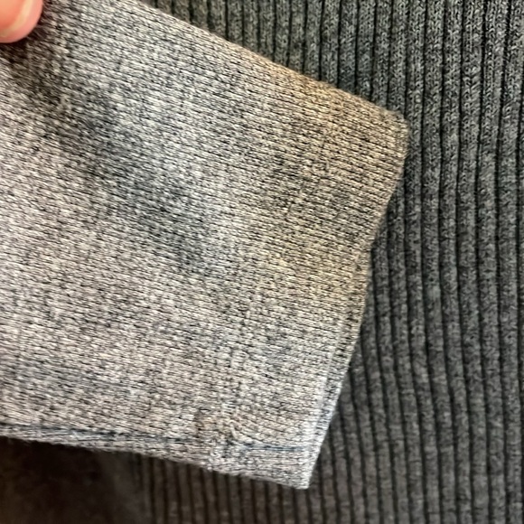 Rafaella-XL-gray-long sleeve sweater with faux leather trim, rib detailing top. - Picture 5 of 12